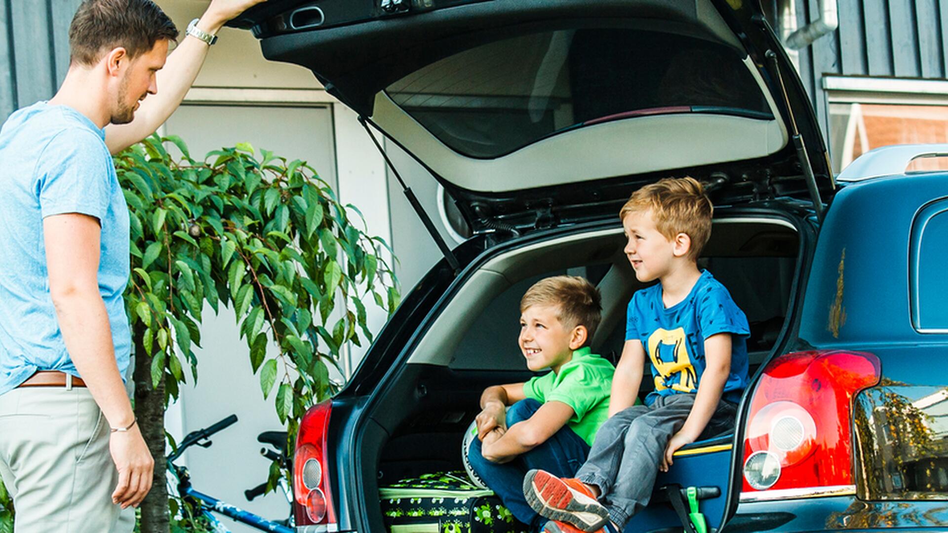 Familie på bilferie
