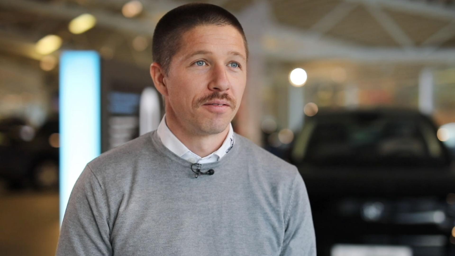 Ebbesvik som snakker om innbruddet de hadde på Autosalg