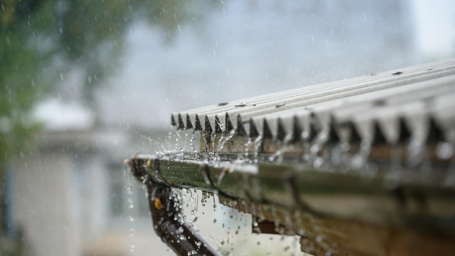 regn på tak 