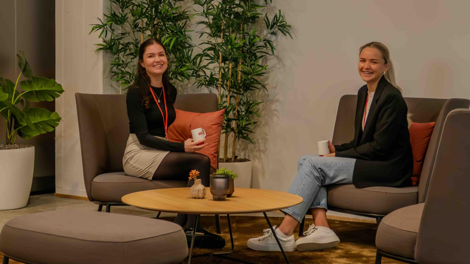 Rådgiverne i Tryg er opptatt av nettopp det, å gi gode råd som hjelper bedriftene. Foto: Tryg