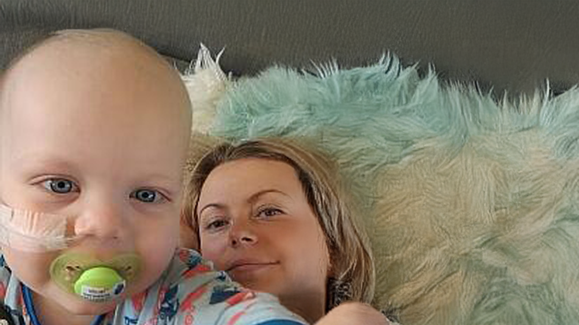 Bilde av baby og mor