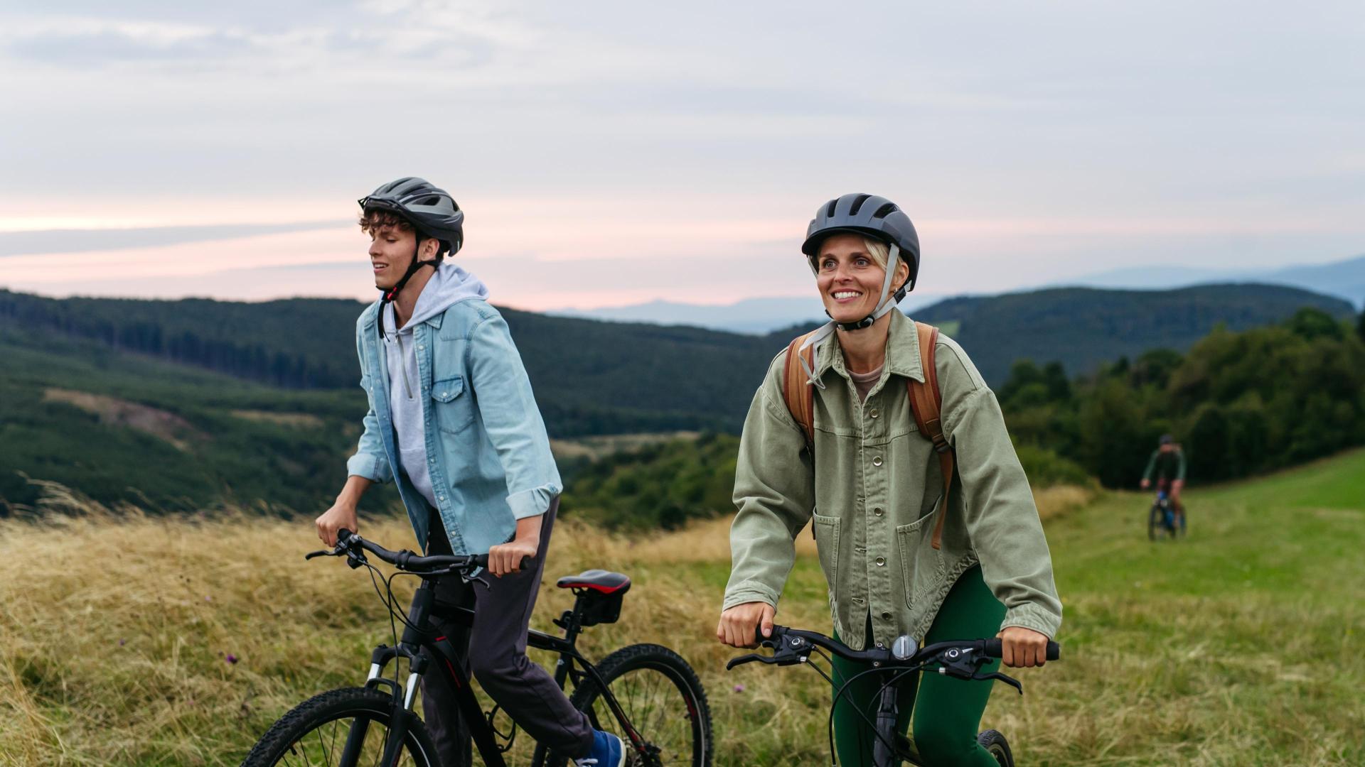 Par som er på sykkeltur