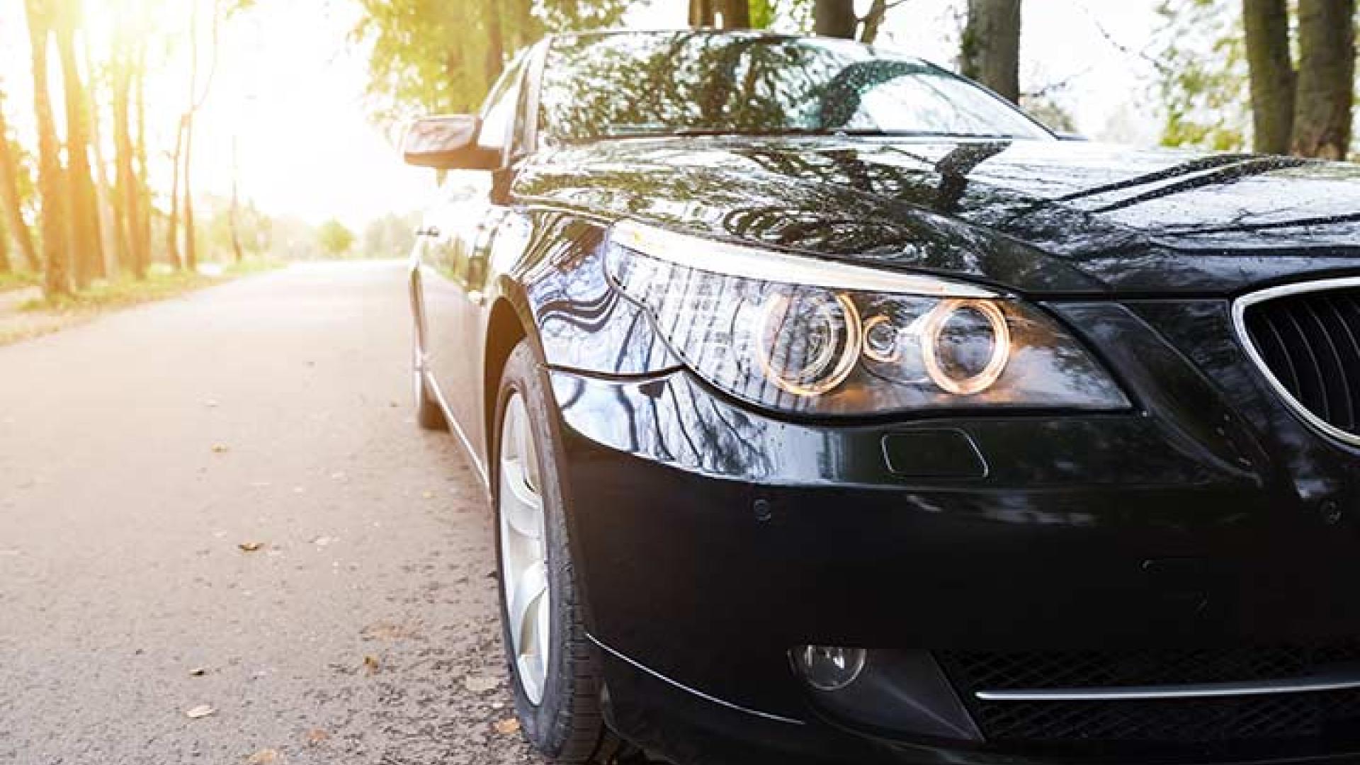 front av bil og billykt.jpg